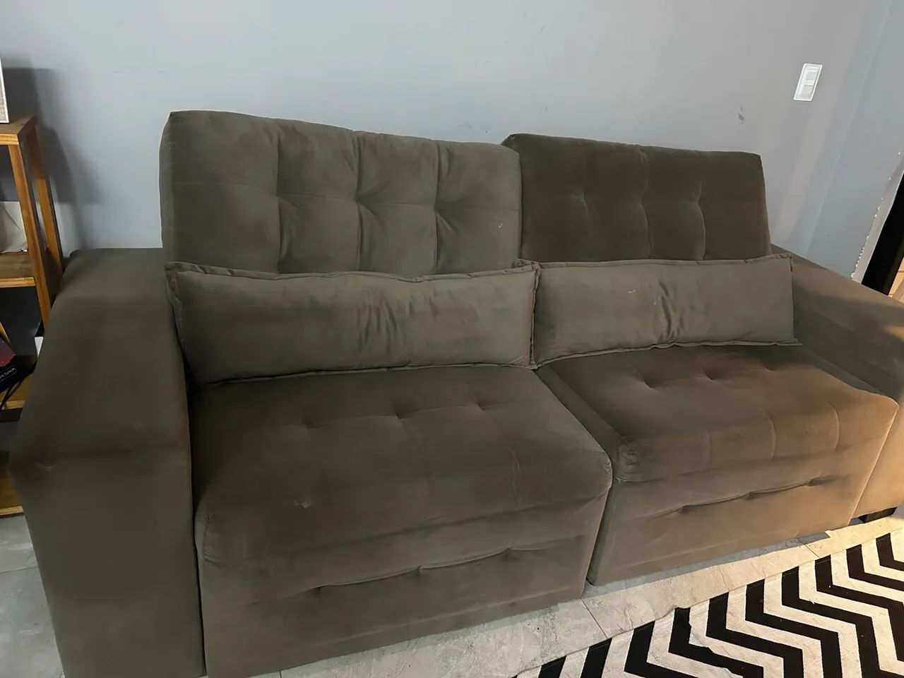 Sofá semi novo perfeito estado - Foto 2
