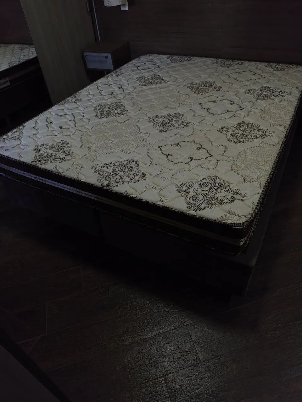 Cama box tamanho queen