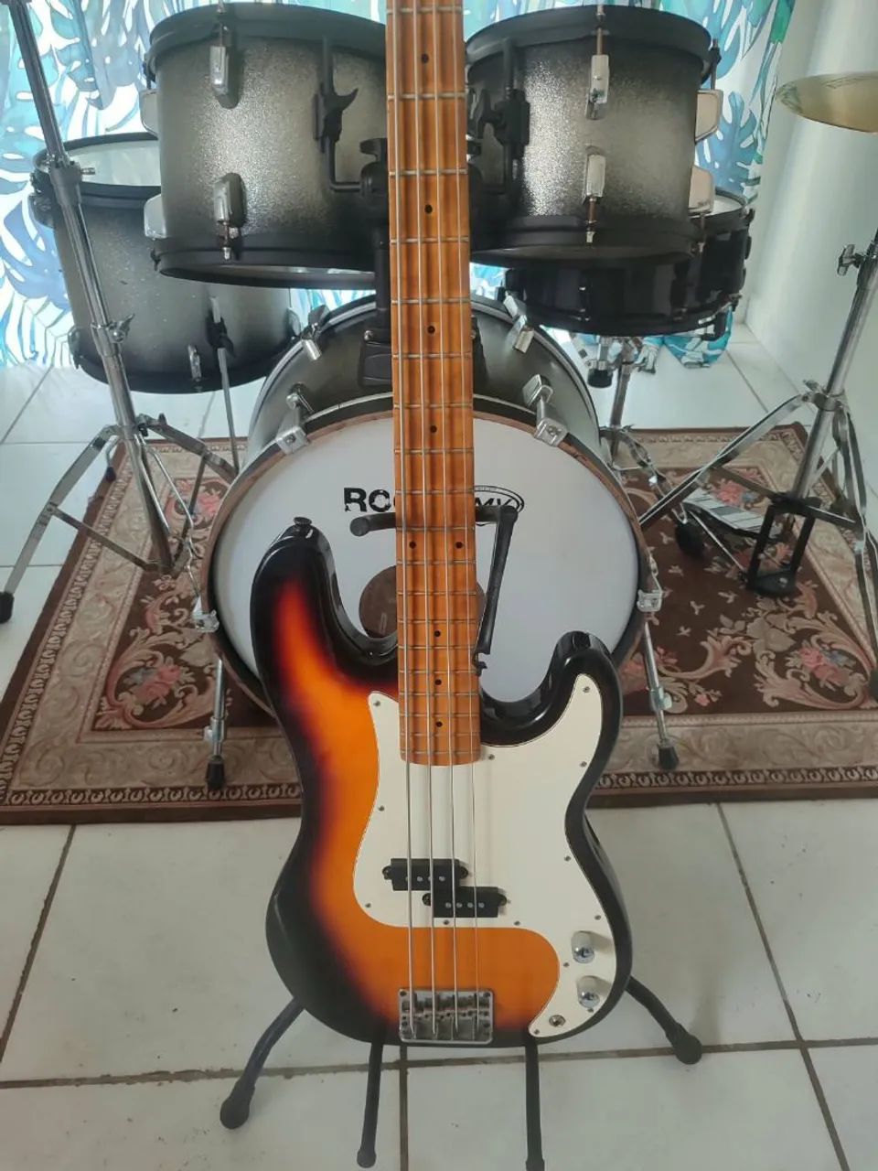 Baixo Precision Washburn  - Foto 4