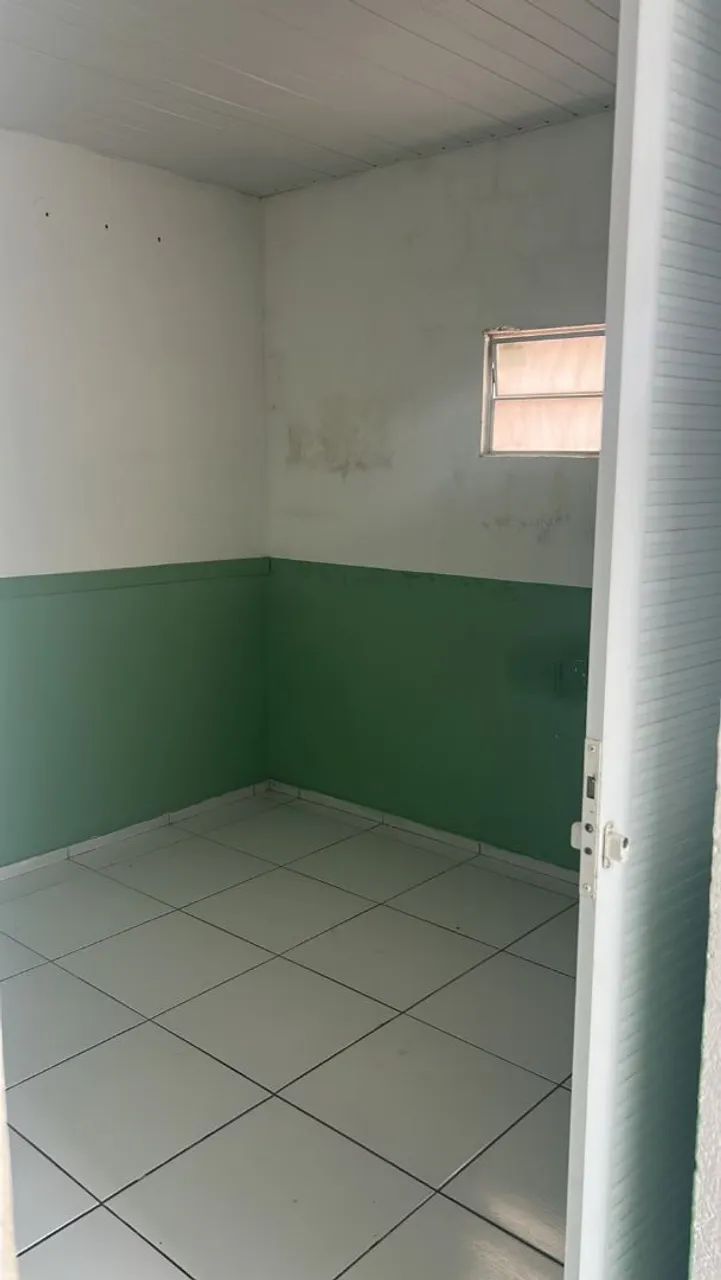 Casa duplex, 2 quartos, 2 banheiros, completamente forrada - Foto 2