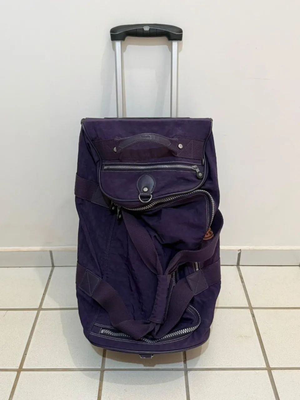 Mala de Viagem Kipling Original com Rodinhas e Puxador - Roxa