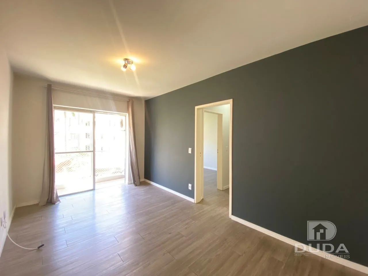 Apartamento semi mobiliado 2 quartos para locação