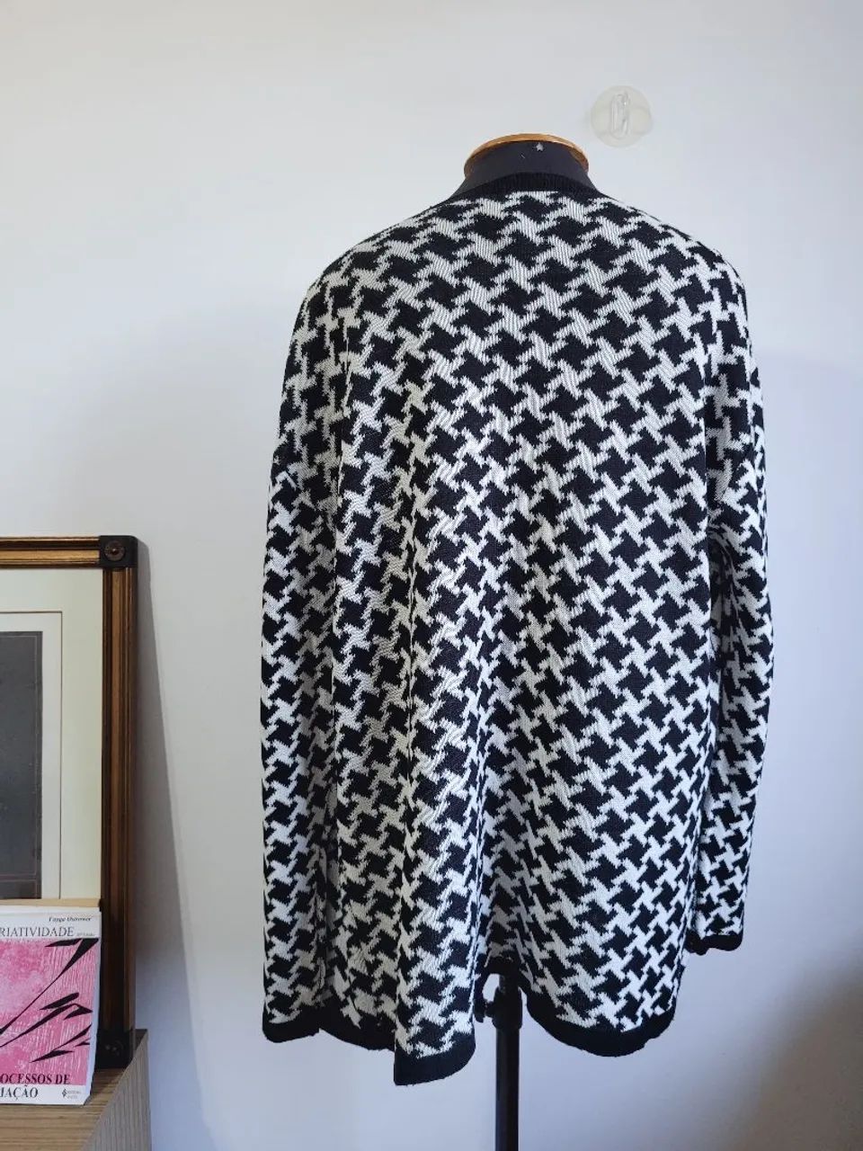 Cardigan tricô preto e branco - Foto 3