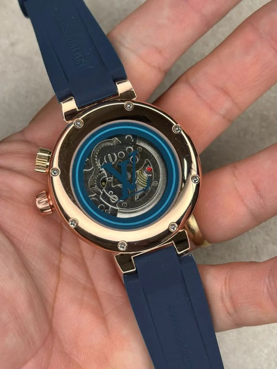 Relógio Louis Vuitton F44