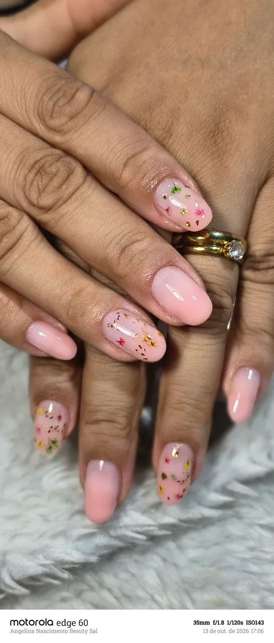 Cabeleireira, manicure e pedicure  - Foto 2