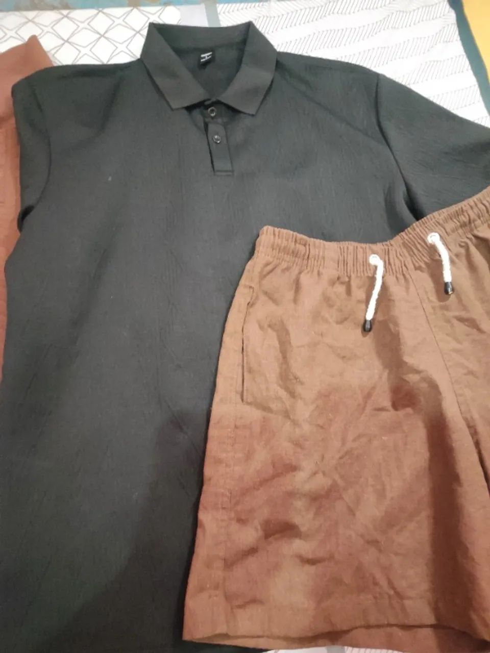 Kit 3 camisas e 1 short| tamanho g - Foto 2