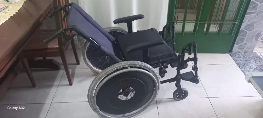 Cadeira de Rodas - Foto 5