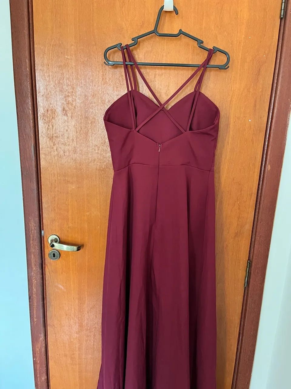 VESTIDO DE MADRINHA DE CASAMENTO - BORDÔ - Foto 4