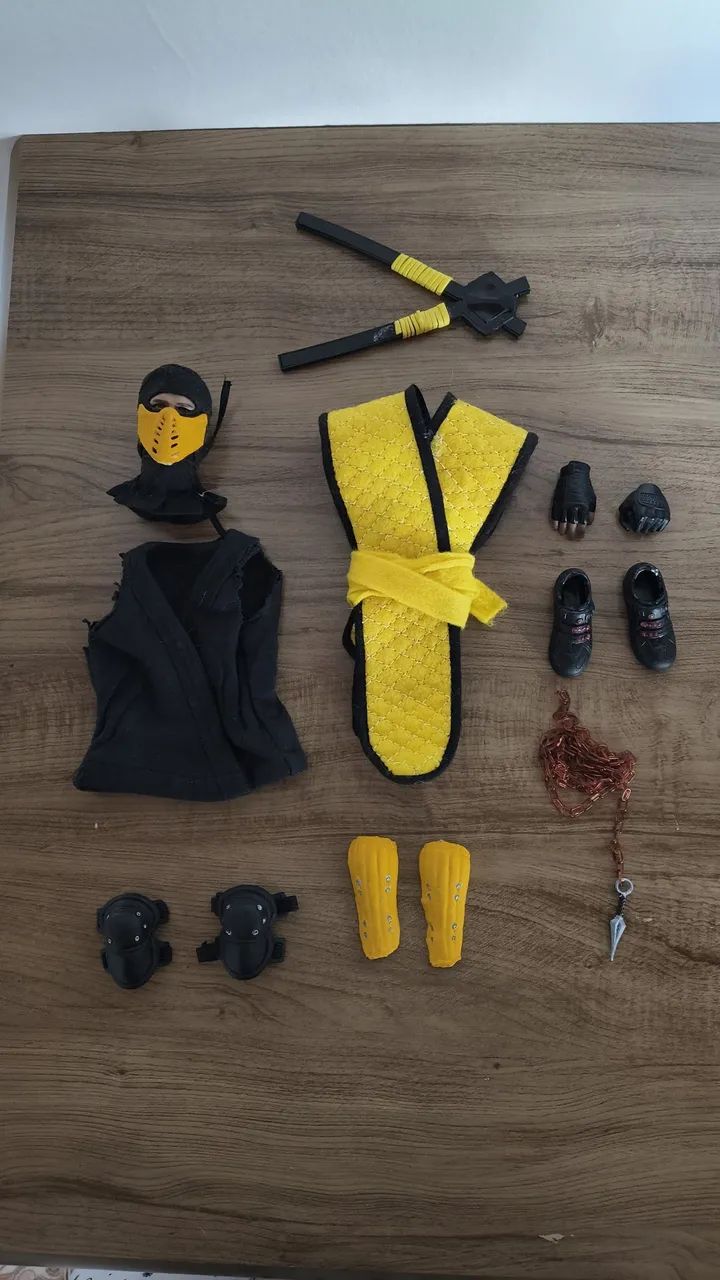 Kit roupas e acessórios Scorpion 1/6 