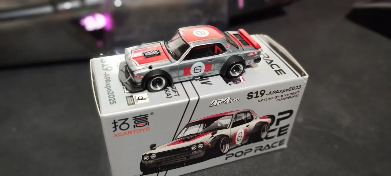 Nissan Skyline GT-R R32 CALSONIC - PopRACE - Brinquedos e Jogos
