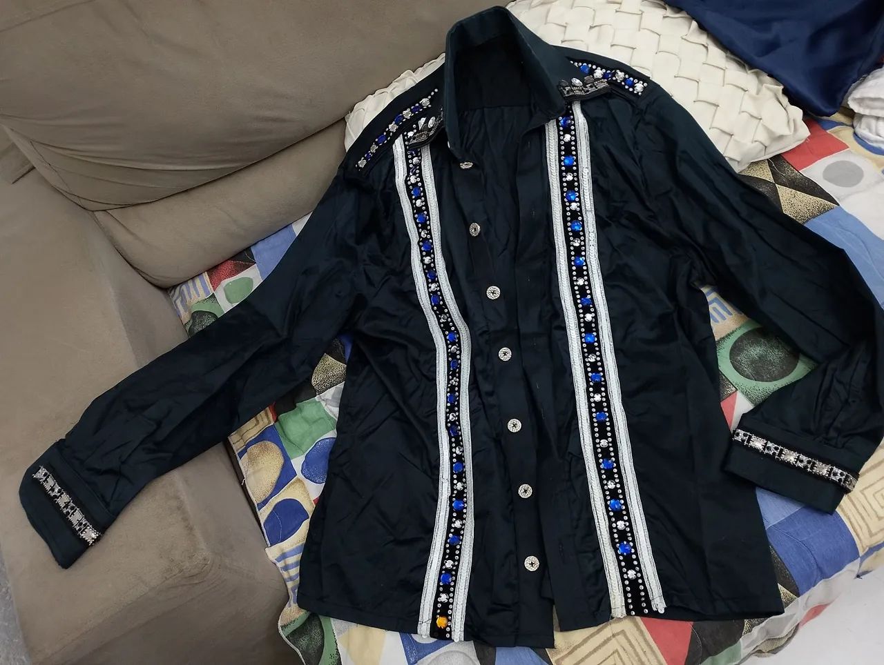 Camisa bordada