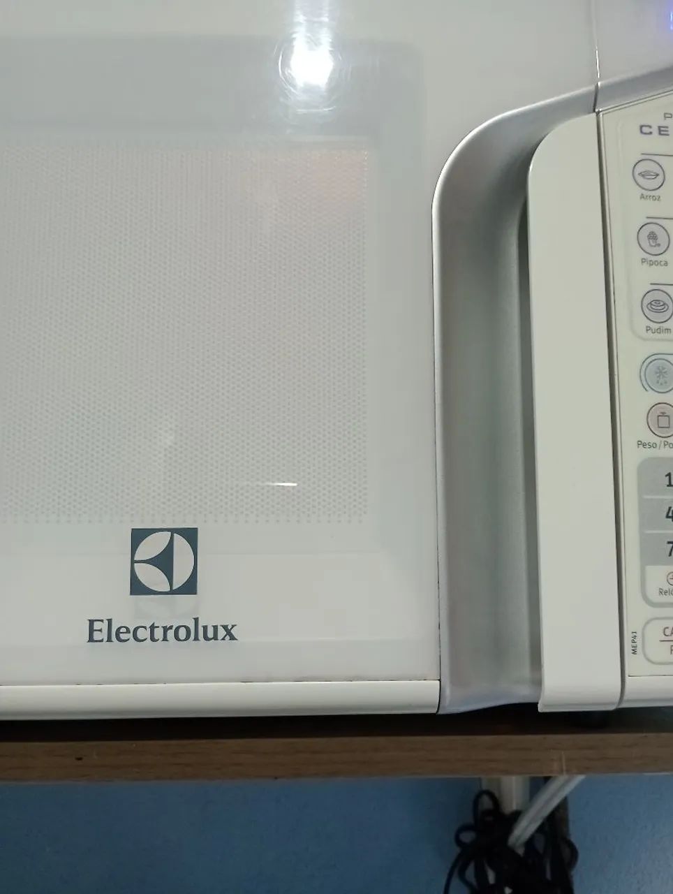 Microondas Eletrolux 41 litros - Foto 4