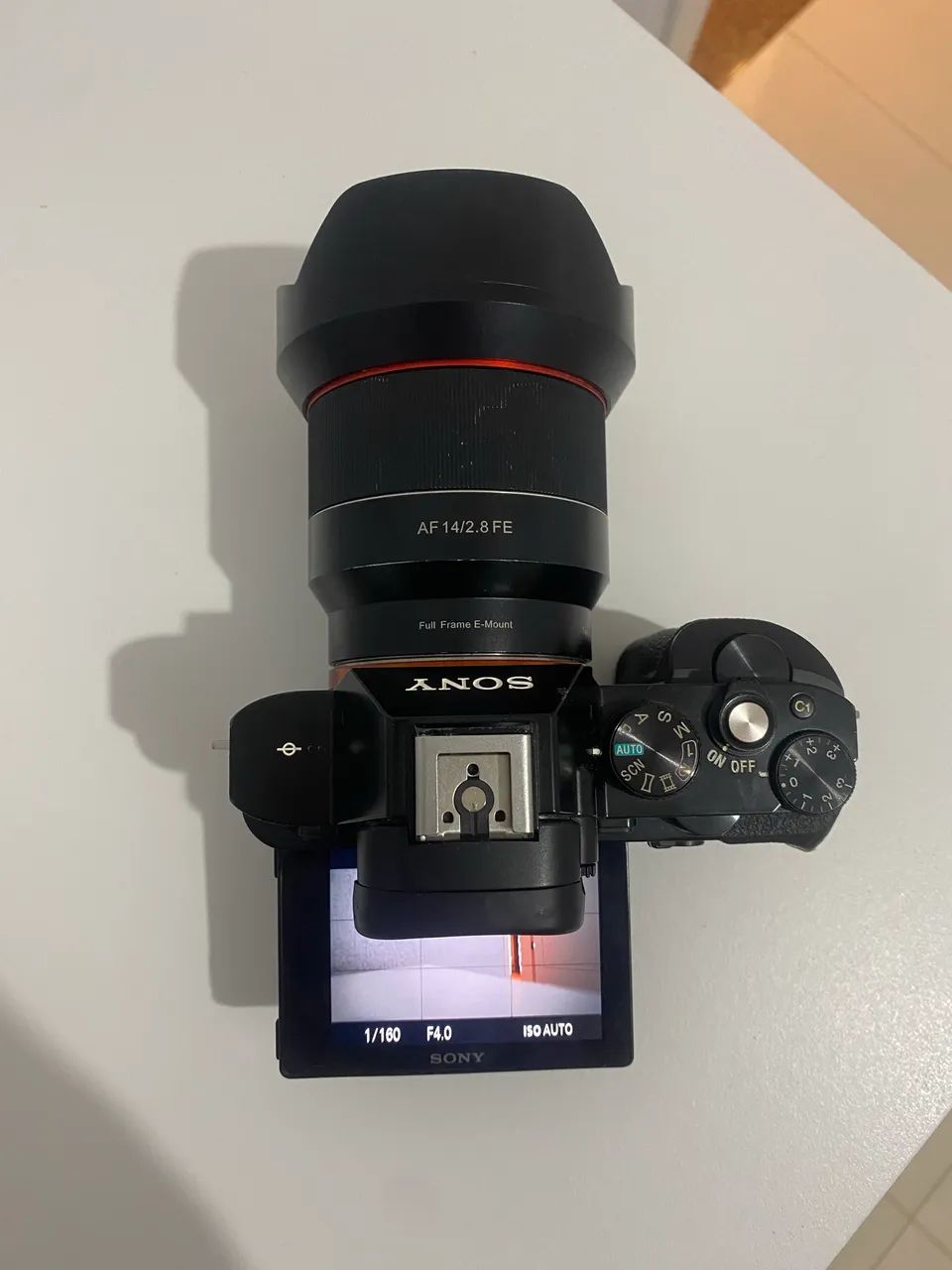 Câmera Sony a7 com lente full frame