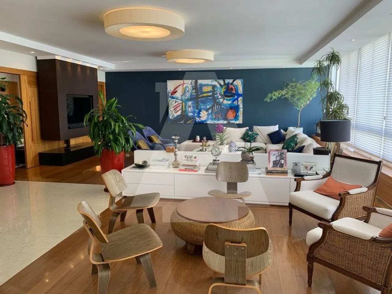 Apartamento com reforma impecável em prédio com lazer completo!