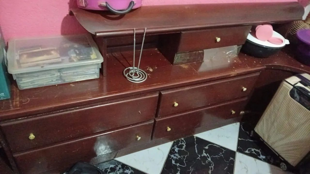 Vendo Jogo de Cama e Cômoda de Madeira e colchão Planejado - Foto 2
