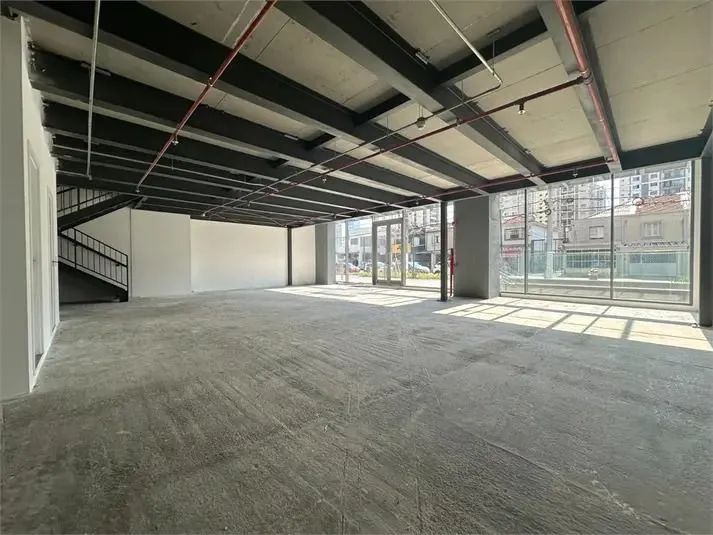 Loja para locação com 304m²