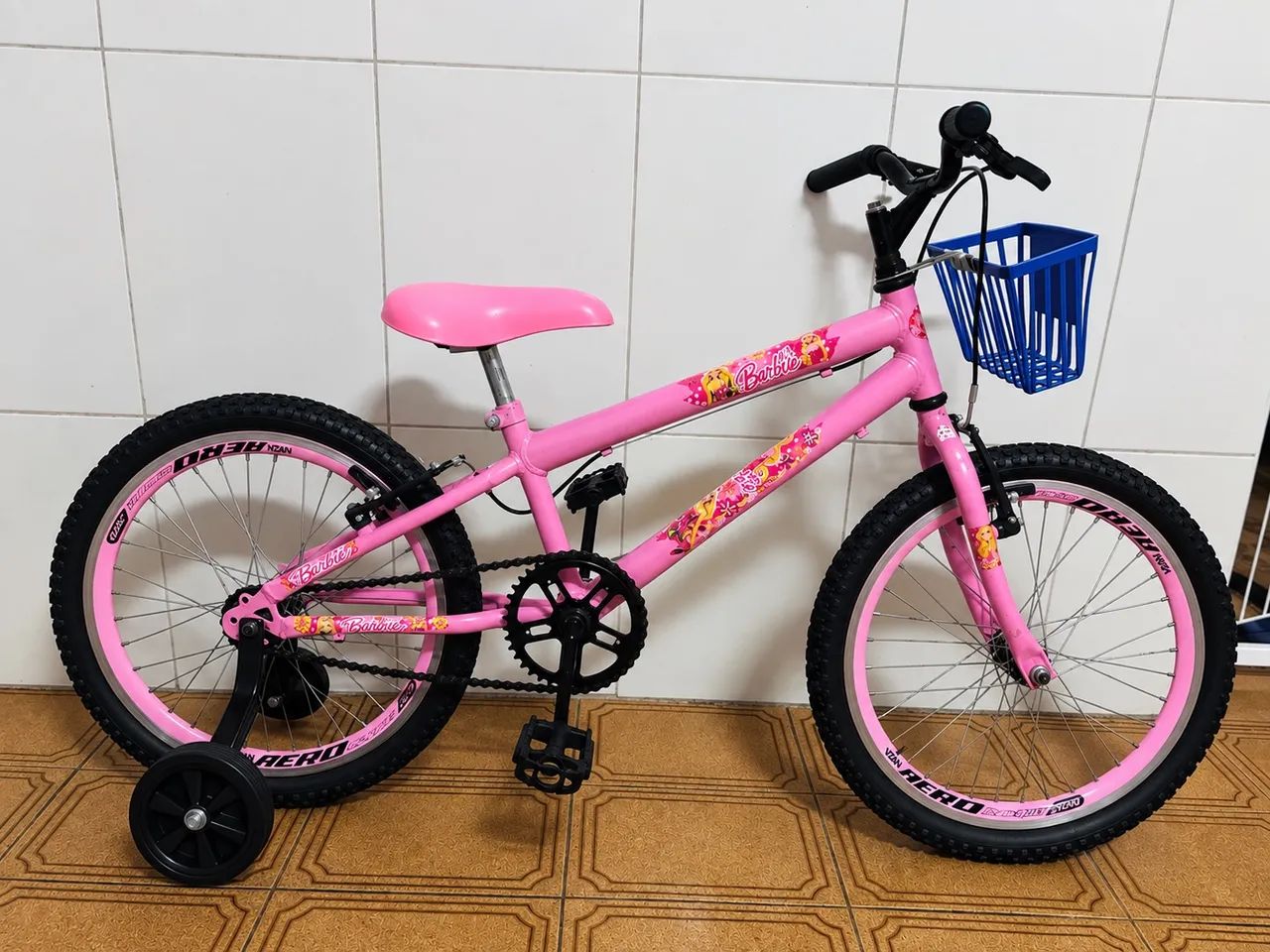 Bicicleta infantil Aro 20 com rodinhas 