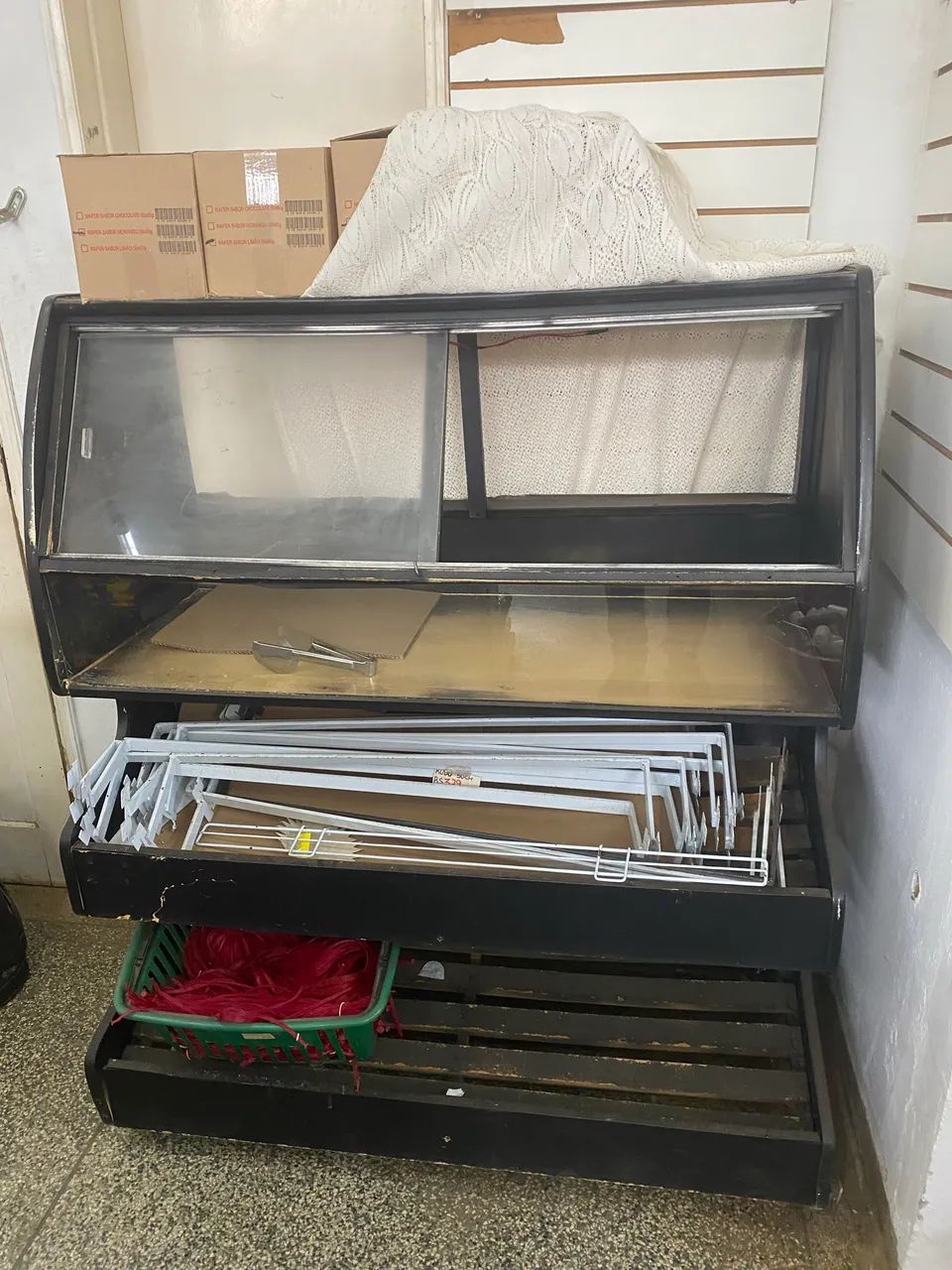 Expositor de Pães e Bolos 