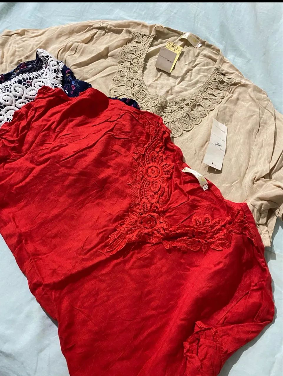 Lote de roupas pra vender. NOVAS!!!!