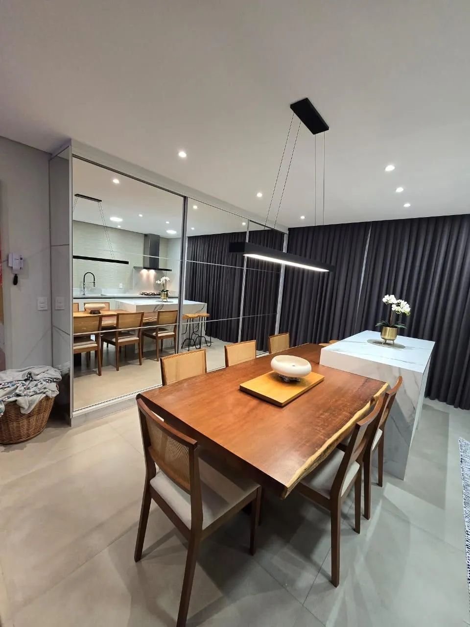 Sobrado com 3 quartos sendo 1 suíte e piscina - Foto 4