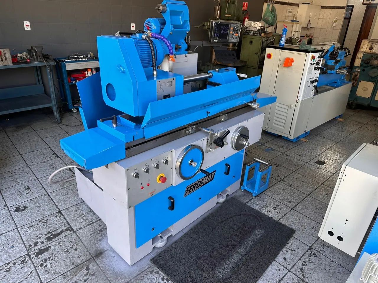 RETIFICA CILINDRICA UNIVERSAL  U61 250 x 600mm