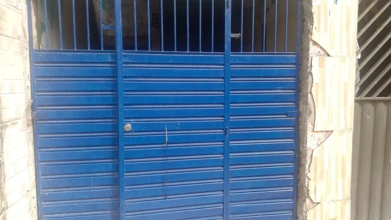Portão azul de garagem e área 2,2 largura 2,1 de comprimento  - Foto 2