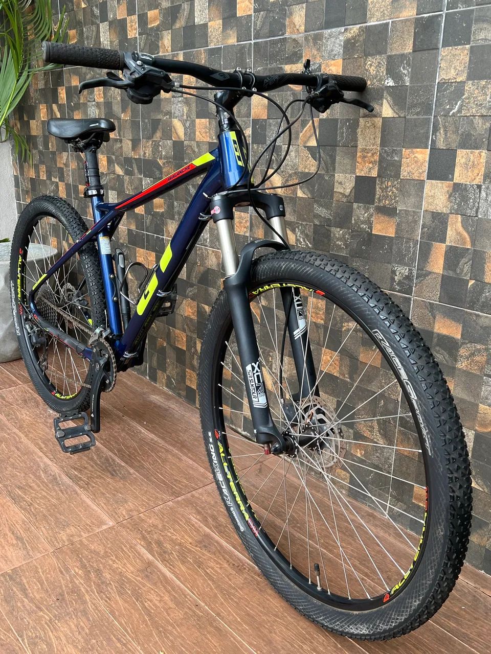 Bike GT Avalanche Elite 
