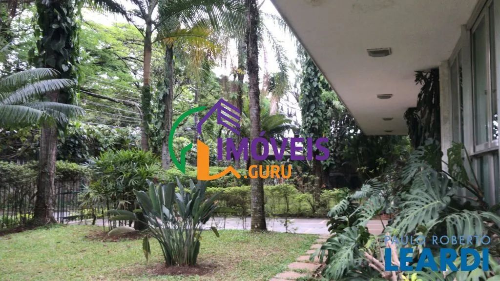 CASA ASSOBRADADA - CIDADE JARDIM - SP