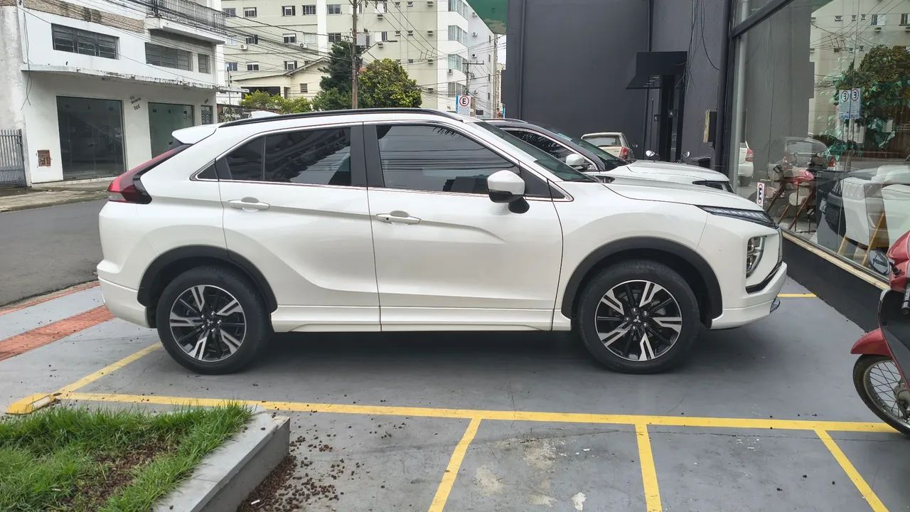 Mitsubishi Eclipse Cross HPE 1.5 16V 165cv AUT 2024 - Foto 5