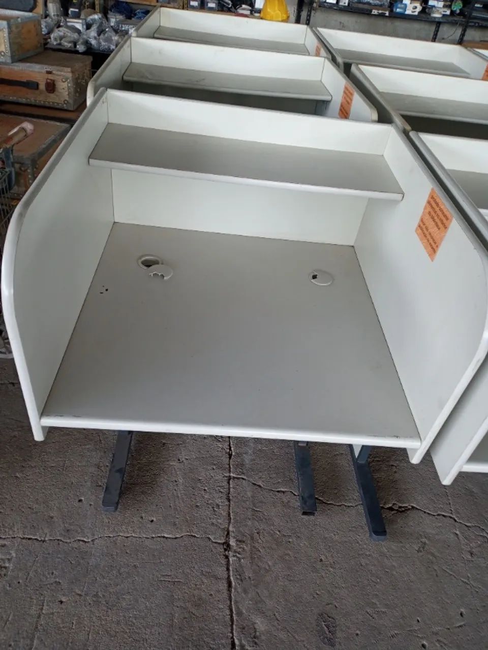 MESA PARA ESCRITÓRIO/ ESTUDO