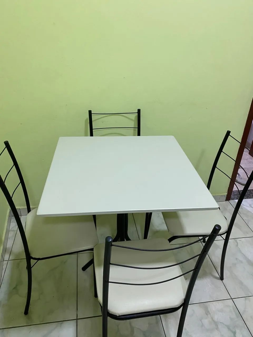 Mesa de jantar com 4 cadeiras  - Foto 2