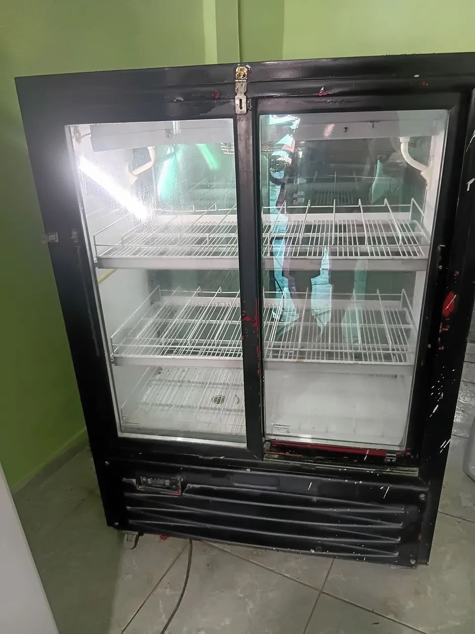 Vende expositor gelando perfeitamente