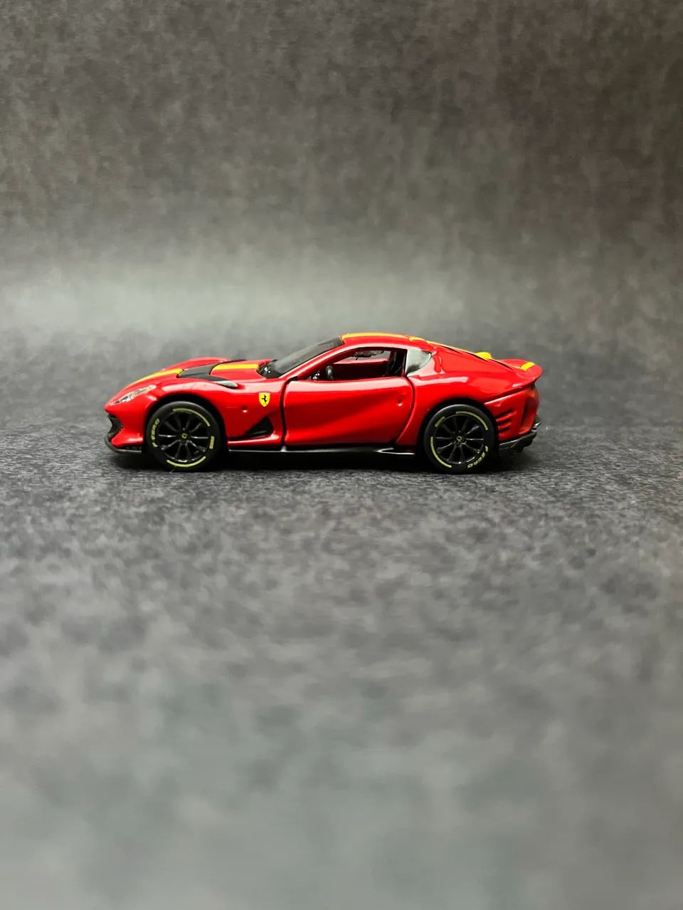 Ferrari 812 Competizione - Bburago - Foto 3