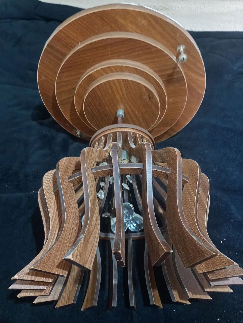 Vende se lustre mandado fazer de madeira - Foto 3