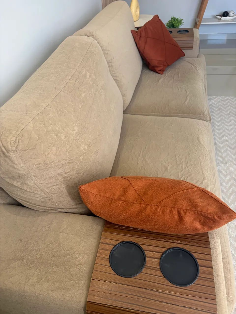 Sofá 2,20  Suede Bege - Luciana Móveis - Foto 4