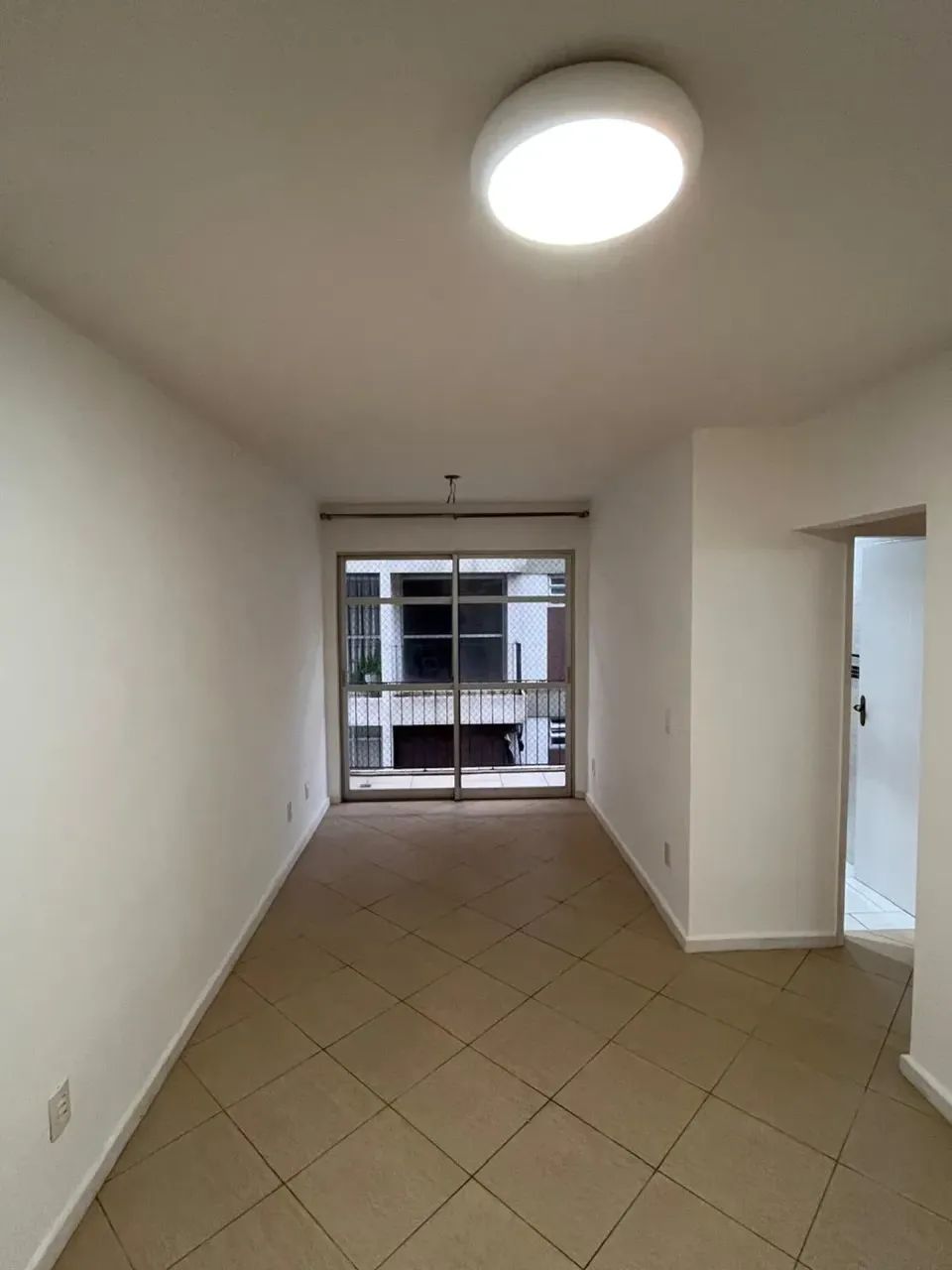 Excelente apartamento de dois quartos na Rua Maranhão