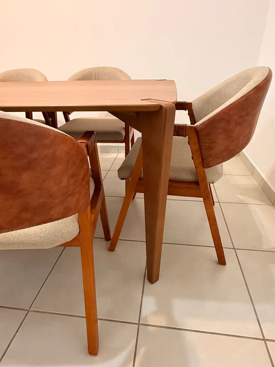 Mesa com cadeiras  - Foto 2