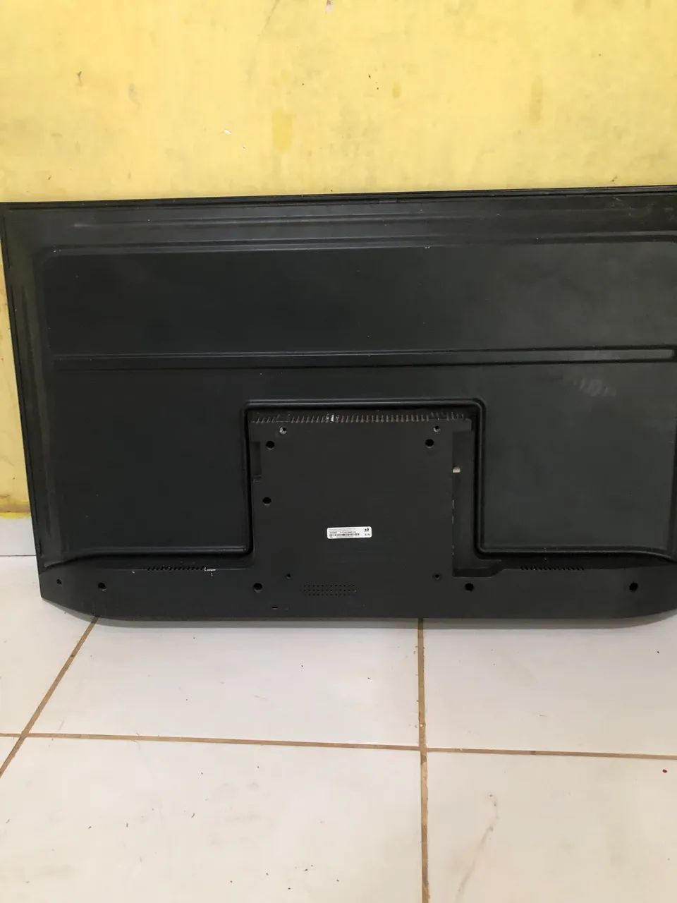 Vendo Tv de 43 POLEGADAS COM Pequeno DEFEITO  - Foto 3