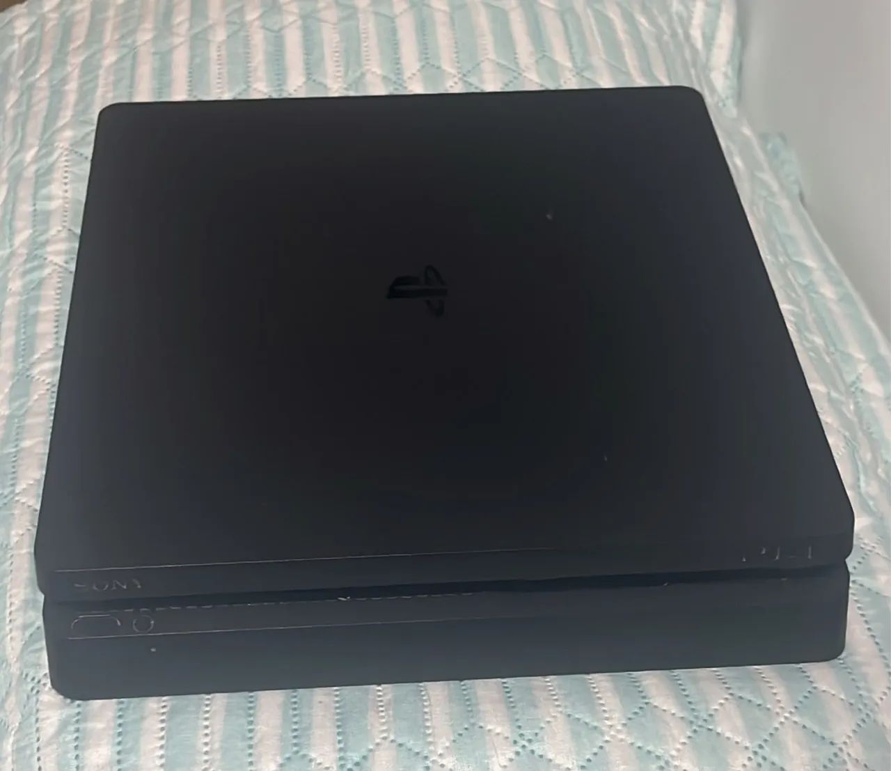 Ps4 slim 