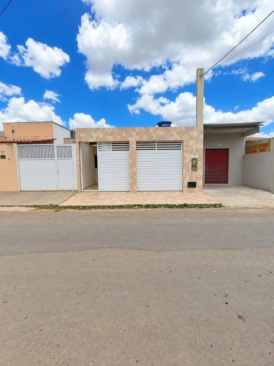 Alugo casa Mangabeira 