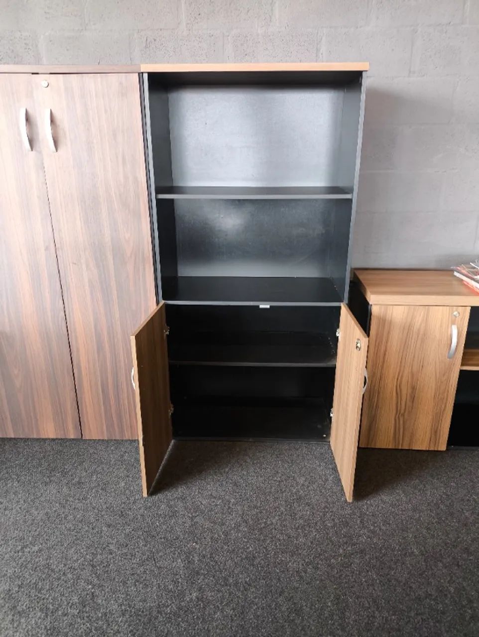 Armário Alto de Escritório com 2 Portas e Prateleira - 1,59x0,80x0,42cm - ENTREGAMOS!! - Foto 2