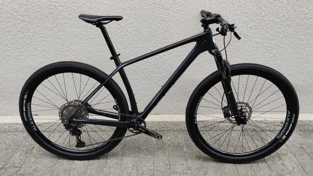 Bicicleta Scott Scale 940, quadro de carbono 