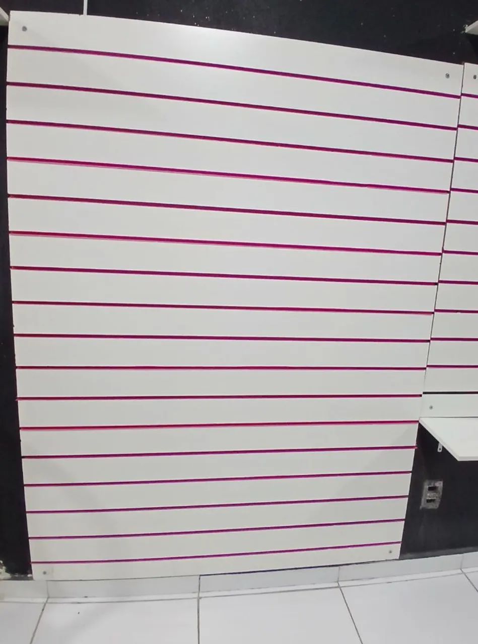 Painel canaletado/ expositor  para loja e acessórios em geral - Foto 2