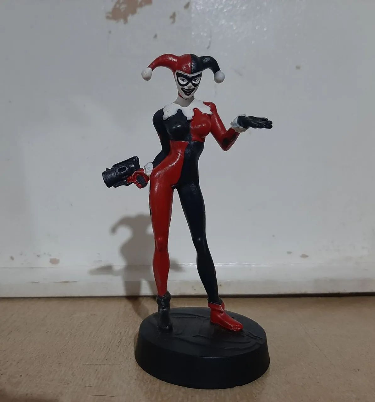Harley Quinn miniatura Eaglemoss,  Dc comics. Usado em excelente estado.