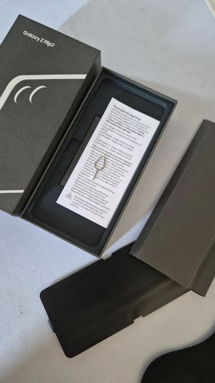 Galaxy z flip 7 12/512 - Foto 3