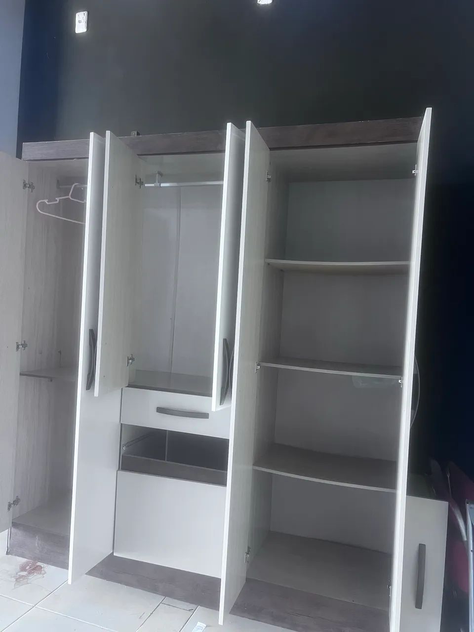Guarda Roupa 6 portas R$ 450,00  * - Foto 5