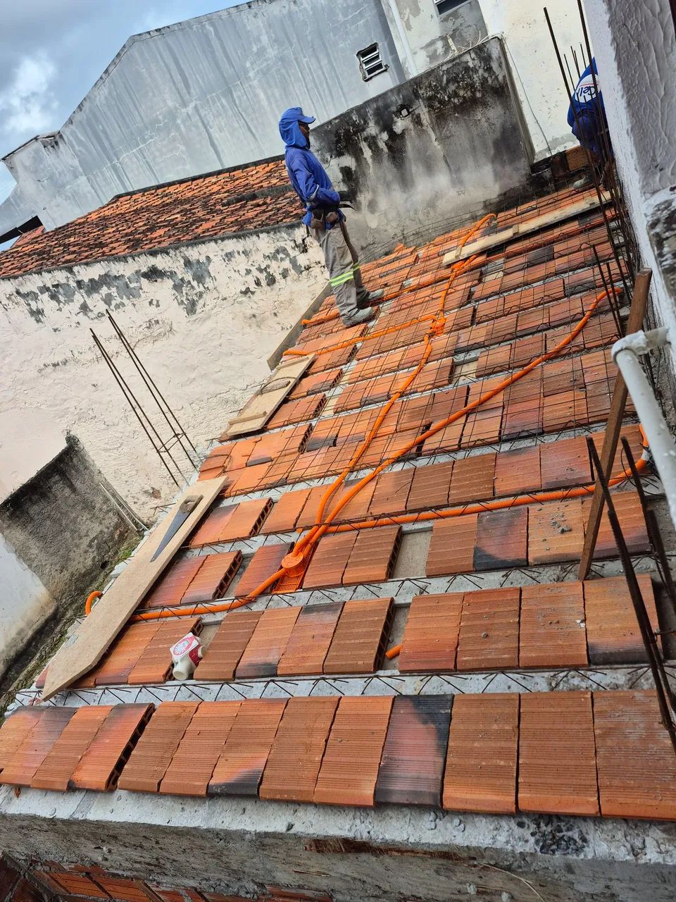 Carpinteiro+ Equipe de obra  - Foto 4