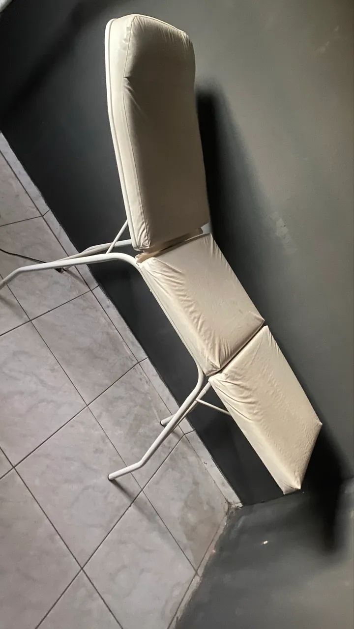 Vende se maca estética semi nova 