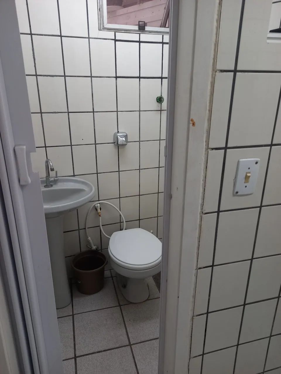 Alugo loja com sobre loja em Itapoã - Foto 2