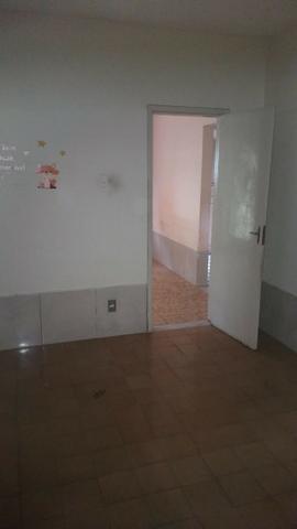 Casa tipo apto térreo 2 qts grandes, e pequeno quintal - desocupado - Nilópolis - Foto 12